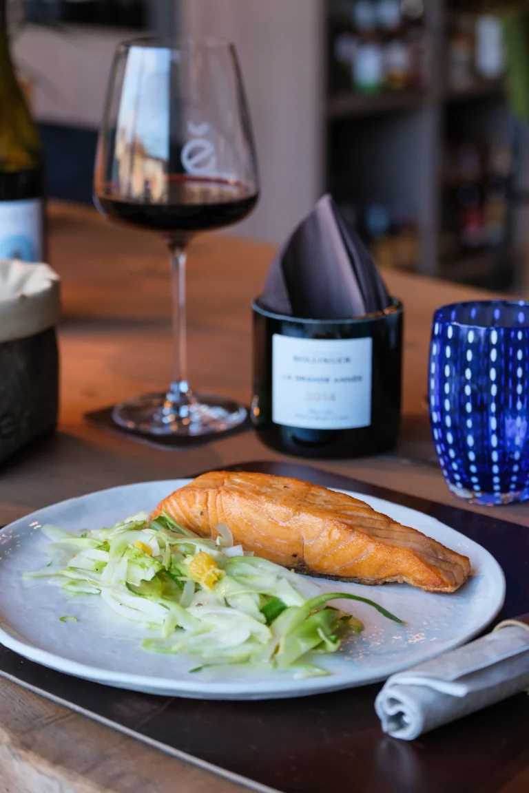 Piatto di pesce con verdure e crema gourmet – ENOè Vicenza